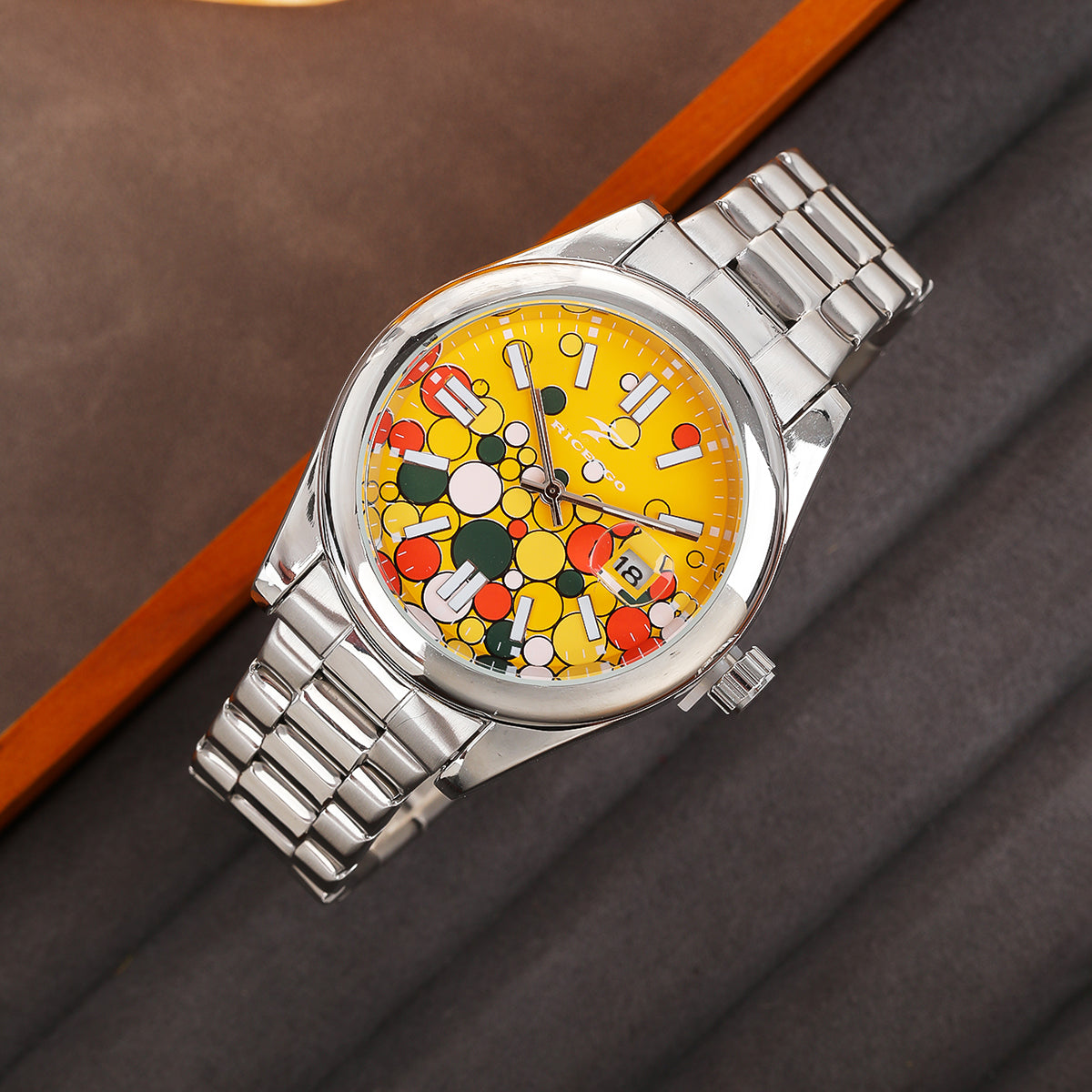 Men Women  Quartz Luxury Fashion Watch
